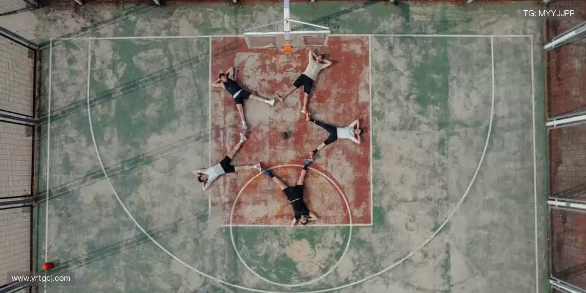 🌟 球星同款周边，把热爱穿在身上，戴在腕间！👕